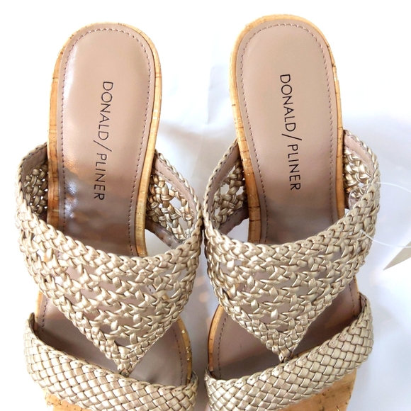 🆕🌿DONALD J. PLINER SANDALS🌿 - Picture 6 of 7